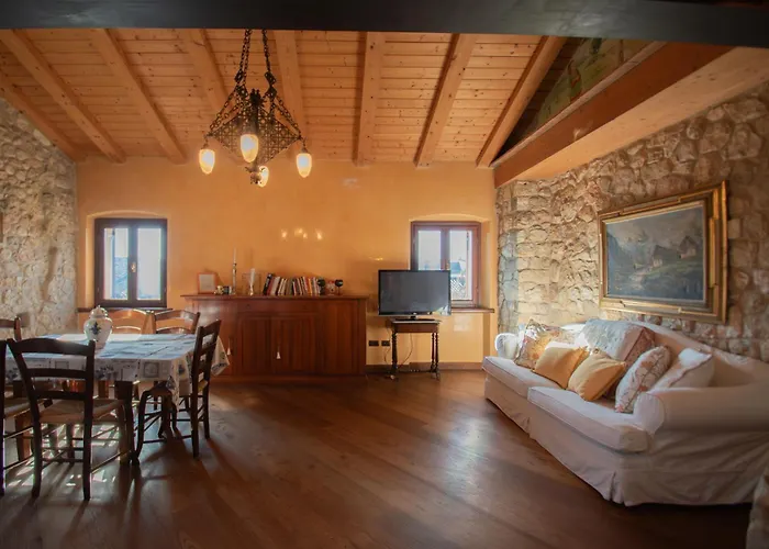 Corte Dei Santi Jacuzzi & Charme Collinare Apartment